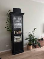 Hoge zwarte houten kast, Huis en Inrichting, Ophalen, Met deur(en), Minder dan 150 cm, Minder dan 100 cm