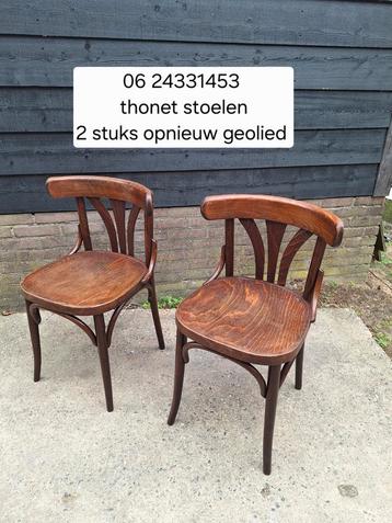 Set van 2 thonet stoelen  beschikbaar voor biedingen