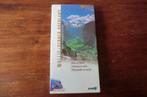 reisgids- Wallis, Berner Oberland - anwb gouden serie (2003), Gelezen, Europa, Ophalen of Verzenden, Reisgids of -boek