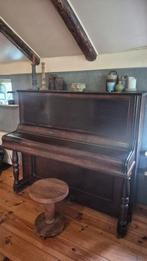 Oude Piano + Kruk. Sierstuk, Muziek en Instrumenten, Piano's, Ophalen