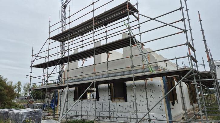 Vrijstaand steiger te huur, Doe-het-zelf en Verbouw, Steigers, Zo goed als nieuw, Gevelsteiger, 5 meter of hoger, Ophalen