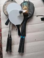 2 sets badmintonrackets plus 4 'hoedjes'., Sport en Fitness, Badminton, Ophalen of Verzenden, Racket(s)
