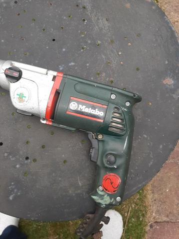 Metabo Klopboormachine met Boortjes en Kolomboorstandaard beschikbaar voor biedingen