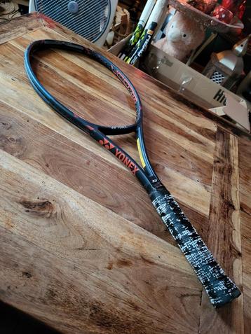 Yonex Vcore Pro 97 Tennisracket Nieuwprijs: €275  beschikbaar voor biedingen