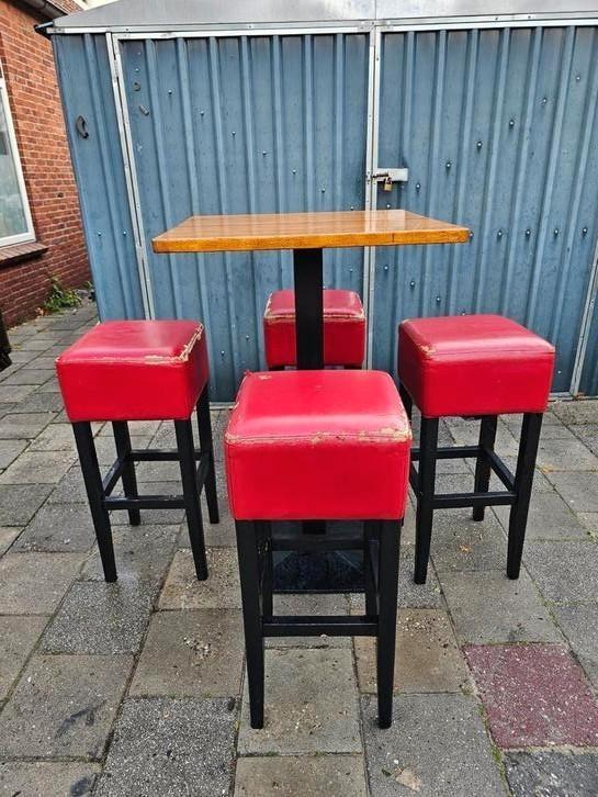 3 bartafels met krukken per set te koop, Huis en Inrichting, Barkrukken, Gebruikt, 60 tot 90 cm, Ophalen