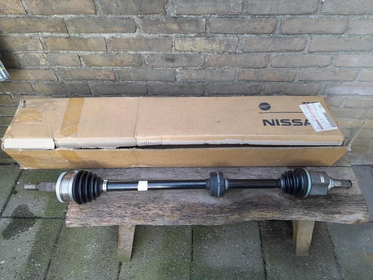 AANDRIJFAS RECHTS - NIEUW - NISSAN PRIMERA 1.8 - P12 - NOS, Auto-onderdelen, Remmen en Aandrijving, Nissan, Nieuw, Verzenden