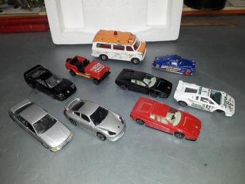 9 MODELAUTO,s SCHAAL 1:43 ( gama , corgi toys, burago ) beschikbaar voor biedingen