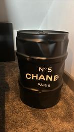 decoratie nachtkastje tafeltje, Huis en Inrichting, Woonaccessoires | Krantenbakken en Lectuurbakken, Ophalen of Verzenden, Zo goed als nieuw