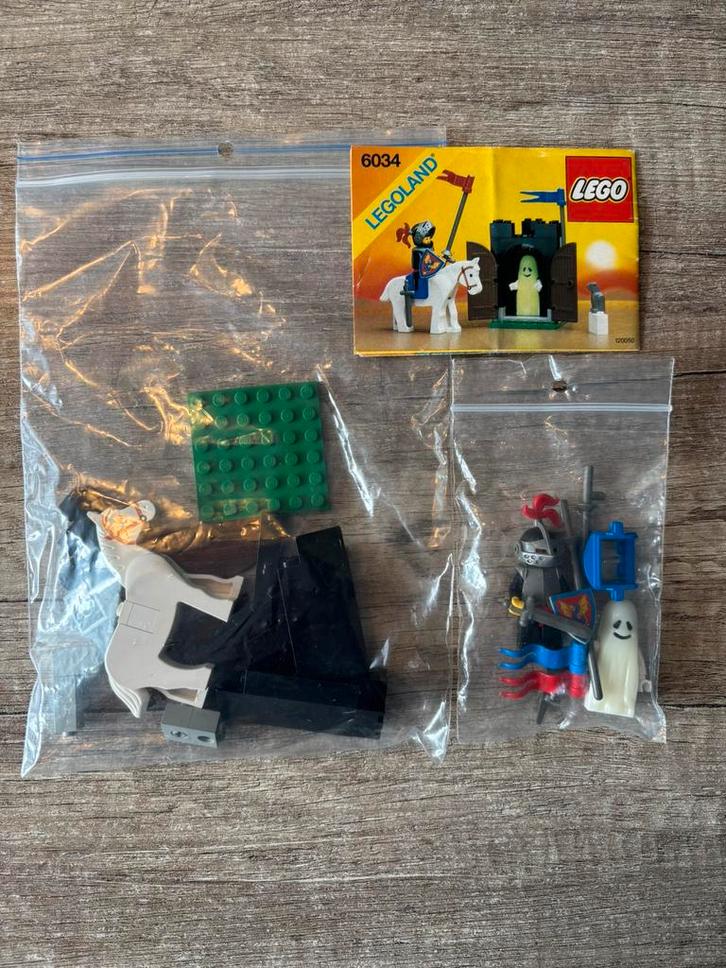 Lego castle 6034 - compleet + boekje (2 in voorraad), Kinderen en Baby's, Speelgoed | Duplo en Lego, Zo goed als nieuw, Ophalen of Verzenden
