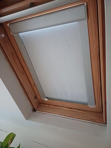 Verduistergordijn wit voor velux ggl c02 kozijn  beschikbaar voor biedingen