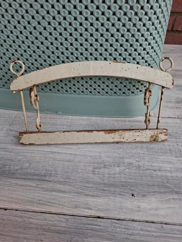 Oud Handdoekenrekje - Opknapper beschikbaar voor biedingen