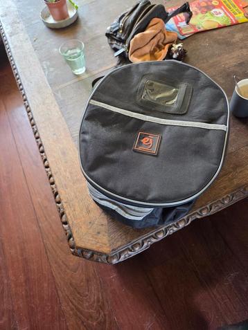 poets tas met kinderborstels beschikbaar voor biedingen