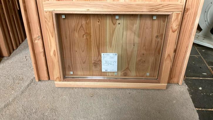 Douglas raam kozijn met hr++ glas, Doe-het-zelf en Verbouw, Kozijnen en Schuifpuien, Nieuw, Raamkozijn, Hout, 75 tot 150 cm, Ophalen