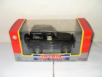 1:32 New-Ray Toys 1996 TOYOTA LAND CRUISER beschikbaar voor biedingen