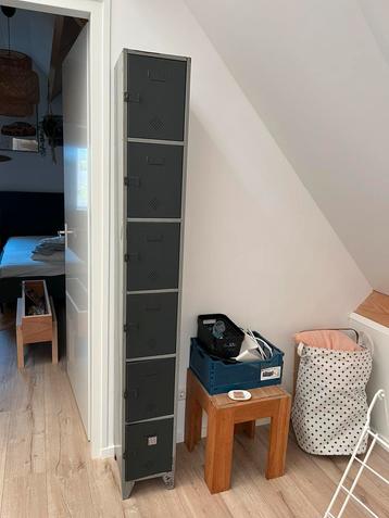 Lockerkast beschikbaar voor biedingen