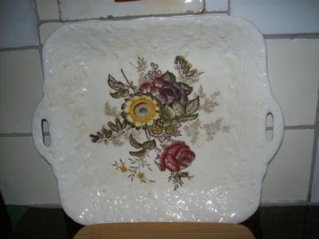 porseleine schaal beschikbaar voor biedingen