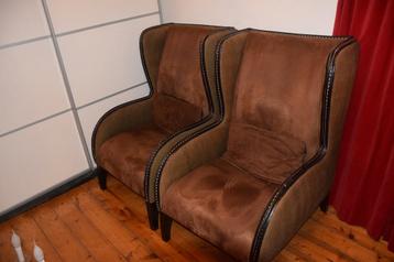Twee Bruine Suede Oorfauteuils Bunningh Interieur beschikbaar voor biedingen