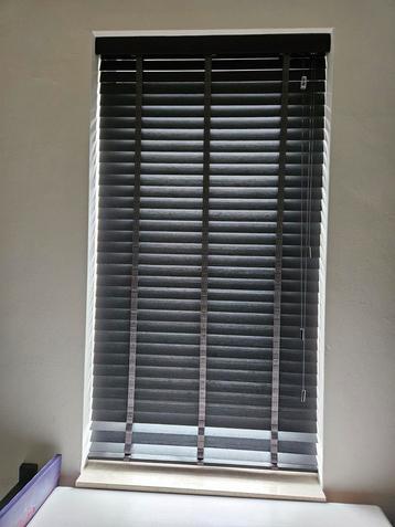 Nieuwe  Houten Jaloezie Zwart 87x160cm beschikbaar voor biedingen