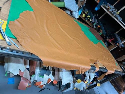 Klassiek bruin leer lap 1.3 mm dikte soepel en glad A-120, Hobby en Vrije tijd, Stoffen en Lappen, Zo goed als nieuw, Leer of Kunstleer