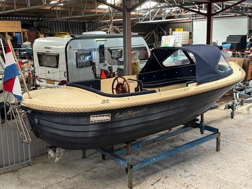 Oud Huijzer 575 Luxury, Watersport en Boten, Sloepen, Gebruikt, 10 tot 30 pk, 3 tot 6 meter, Buitenboordmotor, Benzine, Polyester