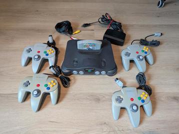 N64 met Mario Kart 64 en 4 Controllers beschikbaar voor biedingen