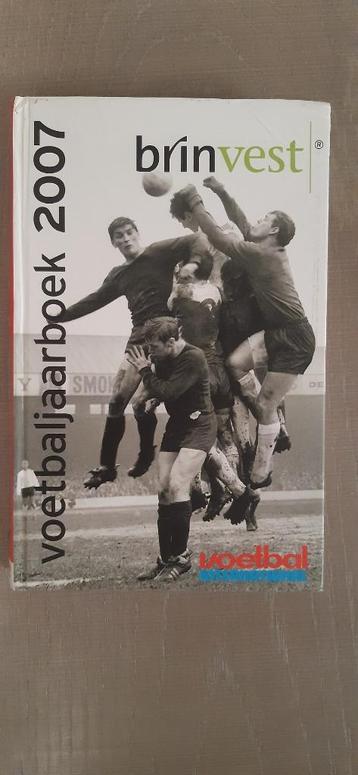 Brinvest Voetbaljaarboek 2007 beschikbaar voor biedingen