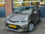 Toyota Aygo 1.0 VVT-i Aspiration 5DR |Nap |Airco |Led |C1/10, Auto's, Toyota, Euro 5, Gebruikt, Bruin, 4 stoelen