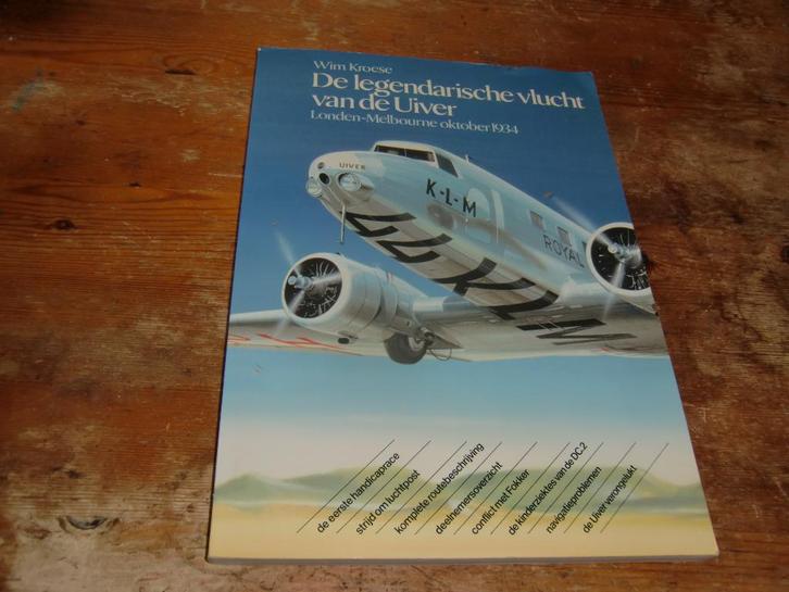'De legendarische vlucht van de Uiver (KLM Londen-Melbourne), Verzamelen, Luchtvaart en Vliegtuigspotten, Zo goed als nieuw, Boek of Tijdschrift