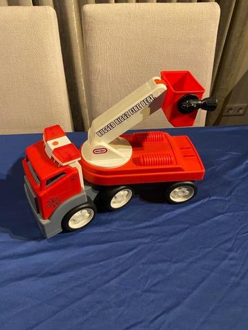 Little Tikes Brandweerauto Hoogwerker met licht beschikbaar voor biedingen