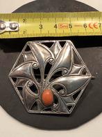 Reggers. Zilveren broche met bloedkoraal. Amsterdamse school, Antiek en Kunst, Ophalen of Verzenden, Zilver