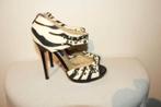Jimmy Choo X H&M sandalen zebra motief met studs Nieuw 36, Verzenden, Zwart, Nieuw, Sandalen of Muiltjes