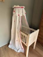 Wiegje met hemeltje met roze roosjes, Ophalen, Gebruikt, Wieg