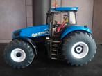 Miniatuur trekker LCN BEURSMODEL 2011 New Holland  T8.300, Hobby en Vrije tijd, Modelauto's | 1:32, Ophalen of Verzenden, Zo goed als nieuw