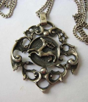Grote 800 zilver antieke hanger hert, jacht + ketting (6429- beschikbaar voor biedingen