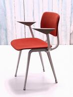 Ahrend Vintage Friso Kramer Revolt stoel jaren 60, Ophalen, Gebruikt, Metaal, Vier