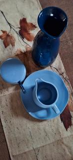 Servies suikerpotje en melkkannetje lichtblauw., Ophalen