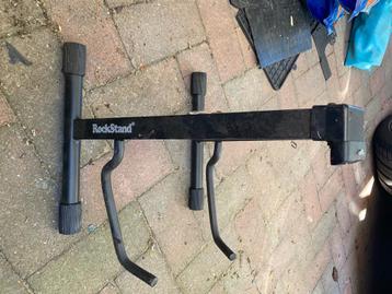 Gitaar standaard  beschikbaar voor biedingen