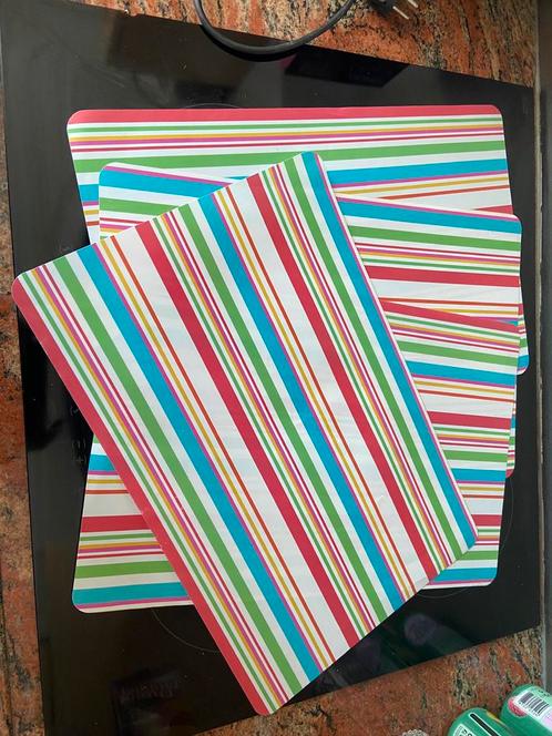 4 leuk gestreepte Borden onderleggers placemats, Huis en Inrichting, Keuken | Keukenbenodigdheden, Zo goed als nieuw, Ophalen of Verzenden