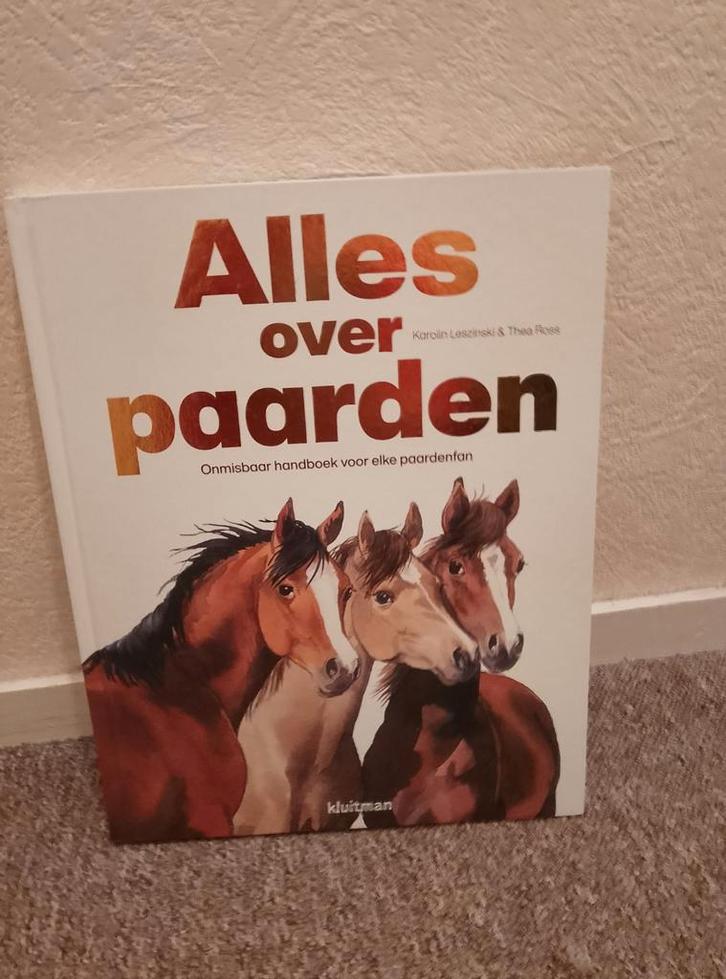 Karolin Leszinski - Alles over paarden, Boeken, Kinderboeken | Jeugd | onder 10 jaar, Zo goed als nieuw, Non-fictie, Ophalen of Verzenden