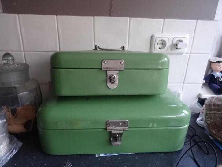 Oude Reseda groen emaille kleine broodtrommel, Antiek en Kunst, Antiek | Emaille, Ophalen