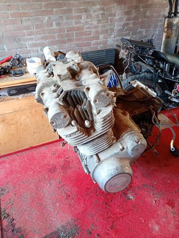 Suzuki GS750E Motorblok  beschikbaar voor biedingen