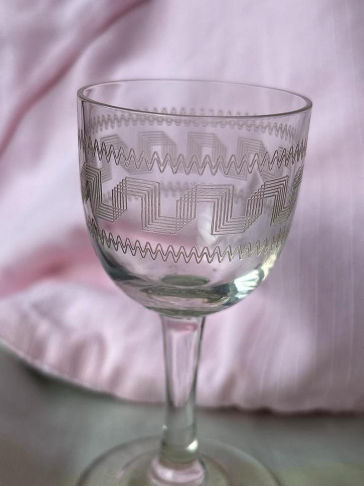 Antieke gegraveerde glaasjes, 20e eeuw, Antiek en Kunst, Antiek | Glas en Kristal, Ophalen of Verzenden