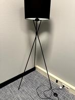 Staande lamp, Huis en Inrichting, Lampen | Vloerlampen, Ophalen, Zo goed als nieuw, 100 tot 150 cm