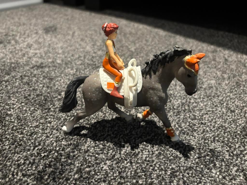 Schleich Dressuur Paard met Ruiter - Zo Goed Als Nieuw!, Kinderen en Baby's, Speelgoed | Poppen, Zo goed als nieuw, Overige typen