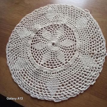 Handgemaakt Kleedje - 25cm Doorsnee beschikbaar voor biedingen