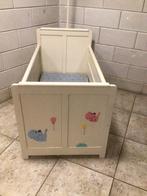 Te koop zeer oud mooi antiek/ retro baby ledikantje, ophalen, Ophalen of Verzenden