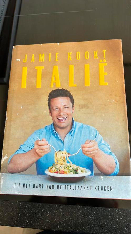 Jamie Oliver - Jamie kookt Italië, Boeken, Kookboeken, Gelezen, Italië, Ophalen of Verzenden