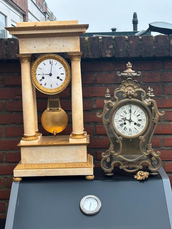 Twee klokken in een koop, Antiek en Kunst, Antiek | Klokken, Ophalen of Verzenden