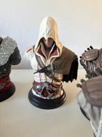 Assassin’s Creed 5 bustes ezio altaïr aveline, Ophalen of Verzenden, Zo goed als nieuw