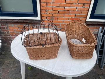 Honden fietsmand beschikbaar voor biedingen